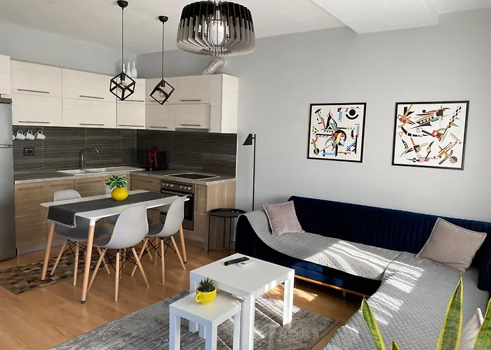 Pandora\'S City Apartment